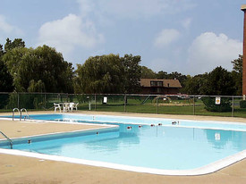 Building Photo - Cinnamon Lake Towers