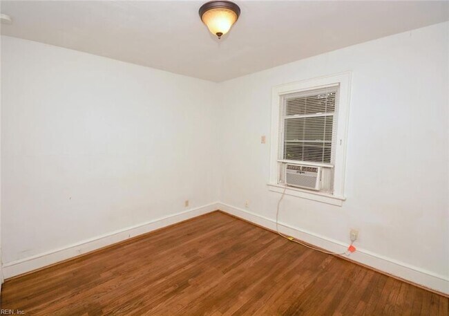 Building Photo - 5905 Hampton Blvd