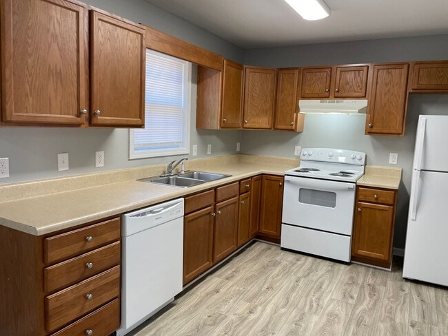 Building Photo - 3 BED, 2 BATH HOME IN SOUTHWEST SCHOOL DIS...