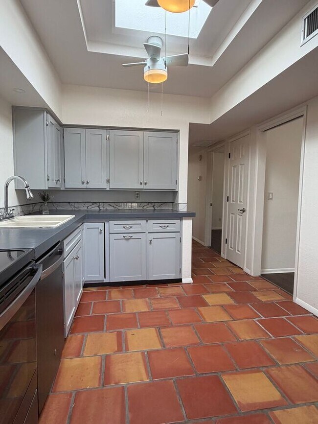 Building Photo - Stylishly Remodeled 2-Bedroom 2 Bath Townhome in Pueblo Villas
