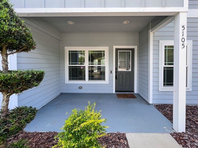 Building Photo - 3BR/2.5BA Townhouse in Sorrento - availabl...