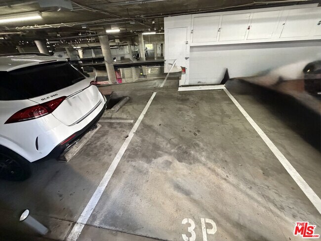 Building Photo - 843 4th St