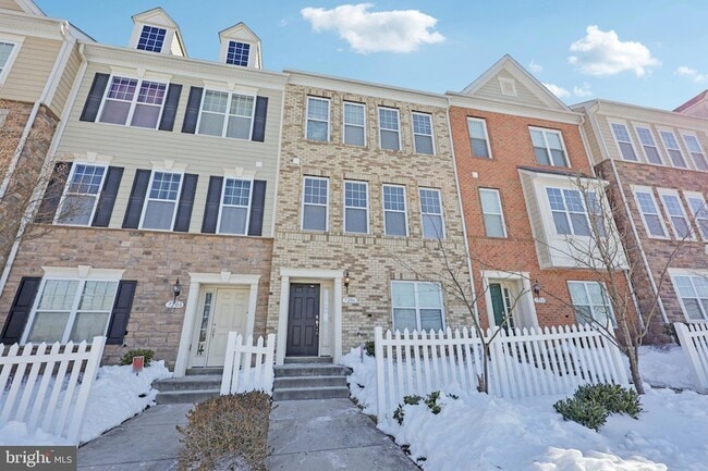 Building Photo - 7206 Wood Mdw Wy