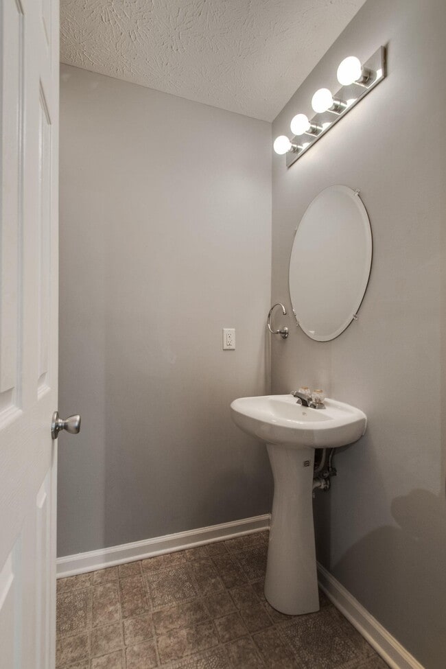 Building Photo - 3109 Harpeth Springs Dr
