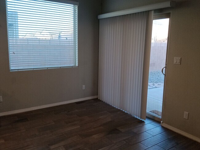 Building Photo - 4 Bedroom, 2 Bathroom! Lovely Home Coming Soon!