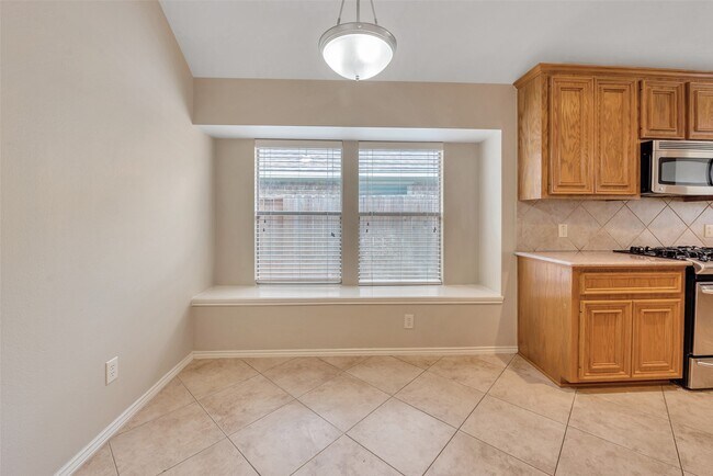 Building Photo - 871 Falling Springs Ln