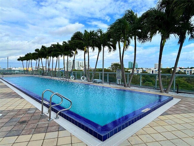 Building Photo - 601 NE 36th St