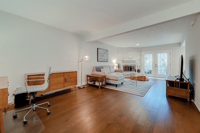 Building Photo - 742 Country Pl Dr