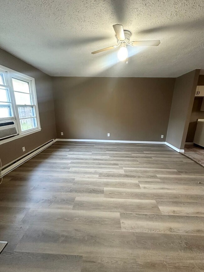 Building Photo - S0072-MF2-E1