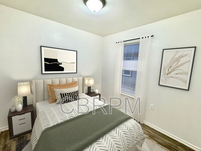 Building Photo - 2117 E Broadway