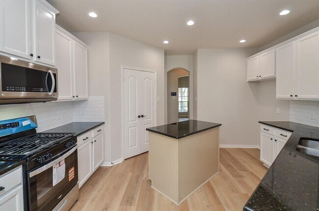 Building Photo - 15219 Bartlett Landing Dr