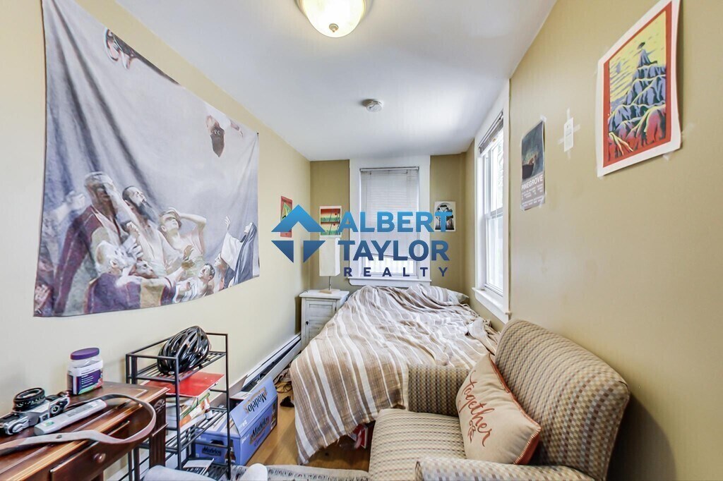 Building Photo - 47 Hillside St