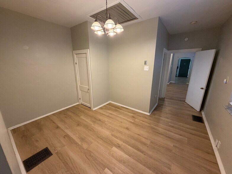 Building Photo - 5331 Arsenal St