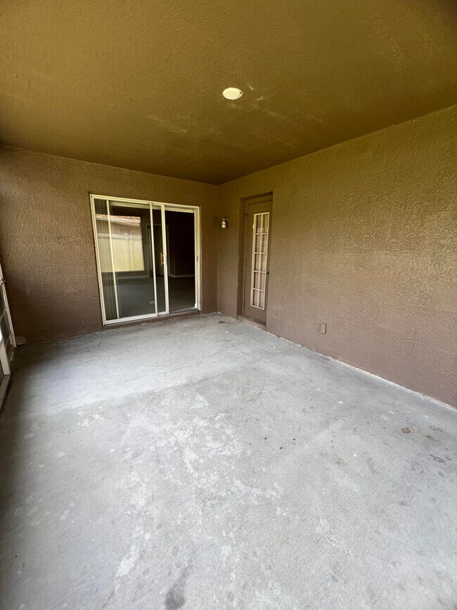 Building Photo - 1851 Abbeyridge Dr