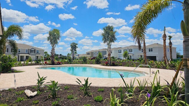 Building Photo - SPACIOUS STAR FARMS 3 BEDROOM/2.5 BATH TOWNHOME PRE-LEASING FOR APRIL 2026!