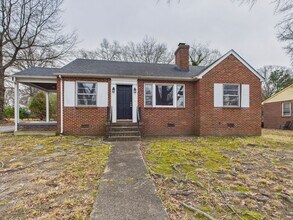 Building Photo - 637 Woodhaven Dr