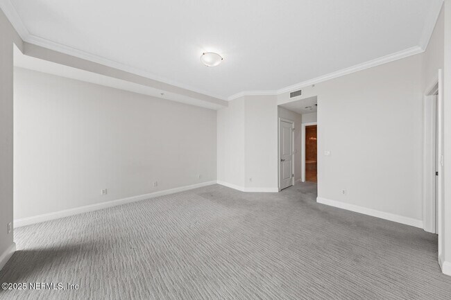 Building Photo - 1431 Riverplace Blvd