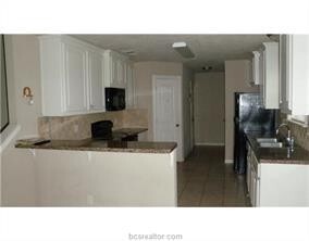 Building Photo - 2800 Horseback Dr