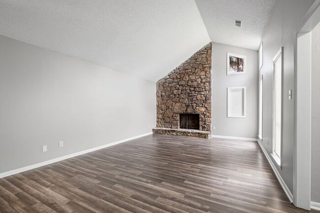 Building Photo - 42 Bonita Dr