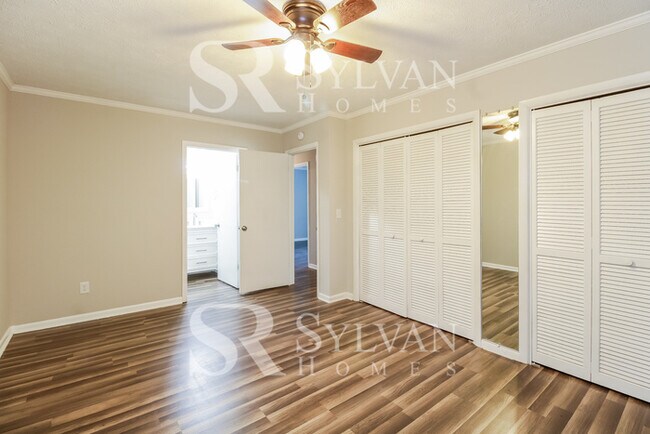 Building Photo - Enjoy living the good life in this 4 BR, 3 BA brick rancher