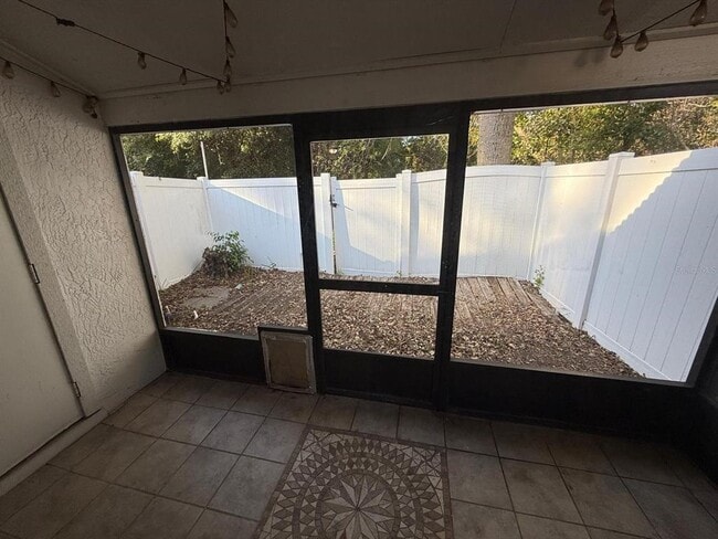 Building Photo - 5050 Ernst Ct