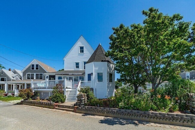 Building Photo - 158 Cadish Ave