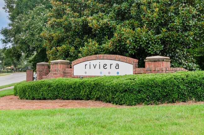 Building Photo - Beautiful Condo Minutes from Ballantyne wi...