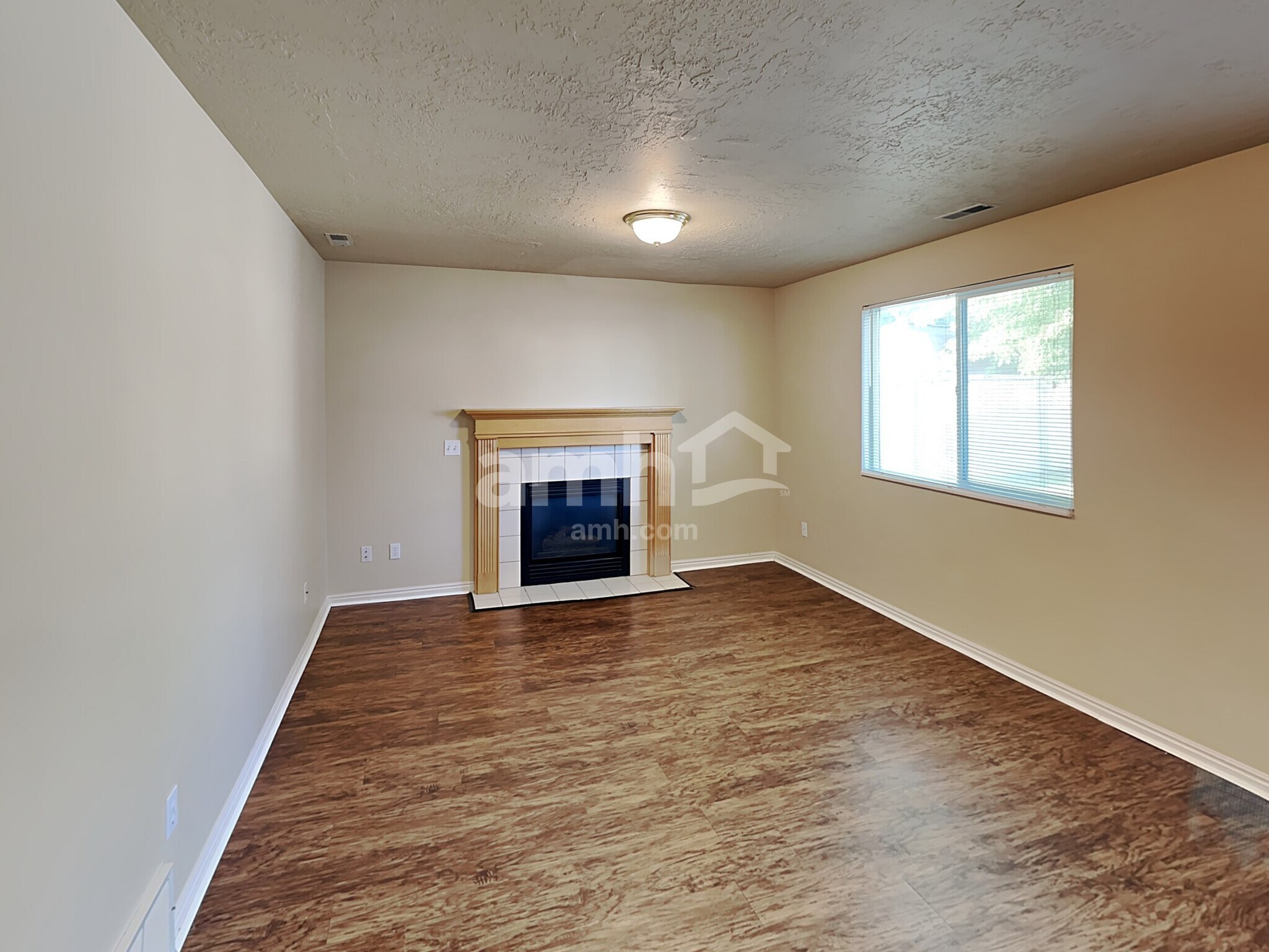 Building Photo - 308 S 1050 E