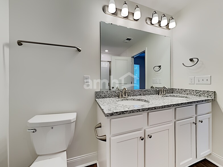 Building Photo - 306 Bering Ln