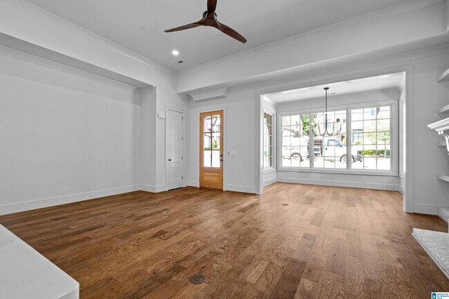 Building Photo - 3789 Poe Dr