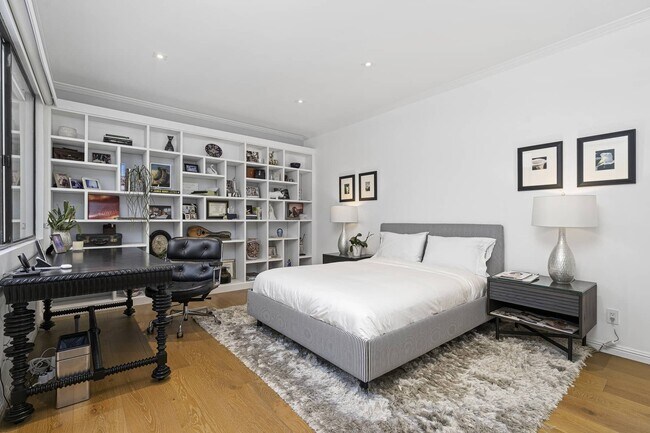 Building Photo - 2237 Century Hill