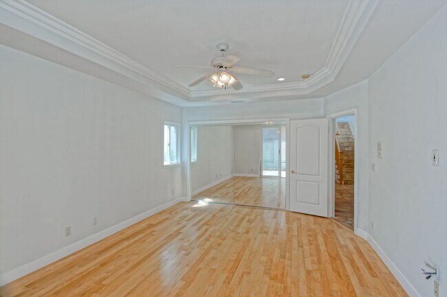Building Photo - VERY BRIGHT, SPACIOUS & AIRY GOLDEN HILLS ...
