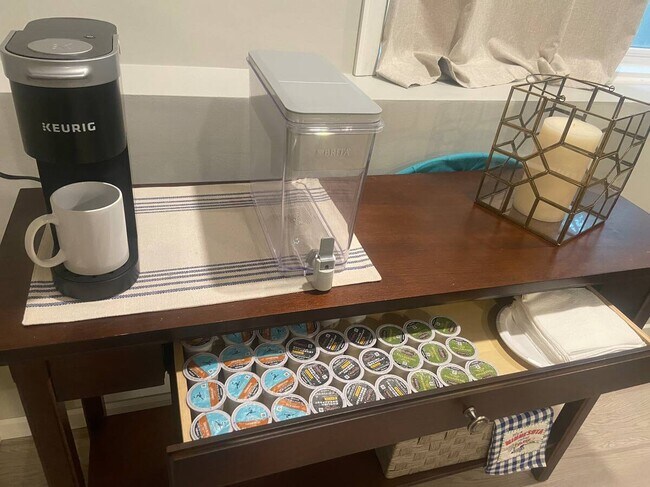 Building Photo - 8A Oak Rd