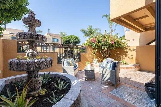 Building Photo - 25671 Le Parc