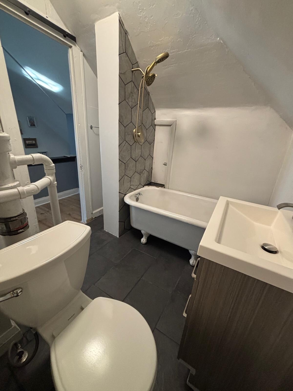 Building Photo - 10815 Drexel Ave