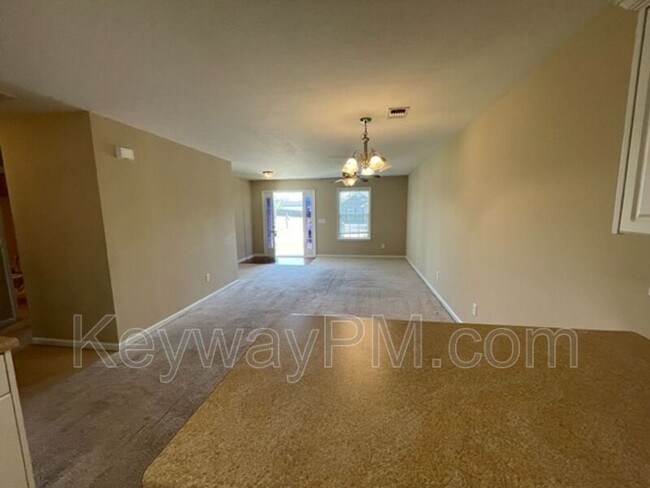 Building Photo - 6107 Village West Ln