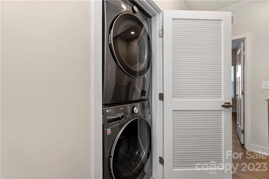 Building Photo - 436 W Tremont Ave