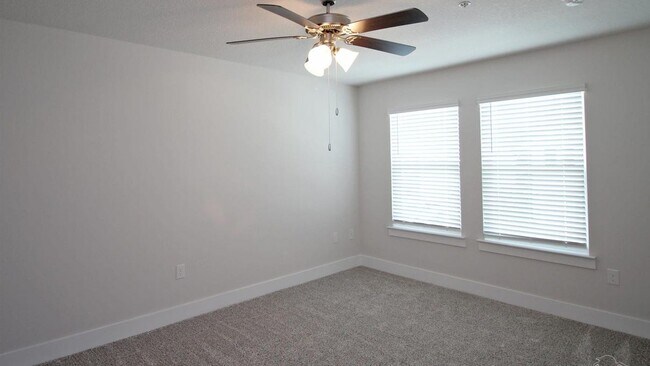 Building Photo - 1635 Iroquois Ct