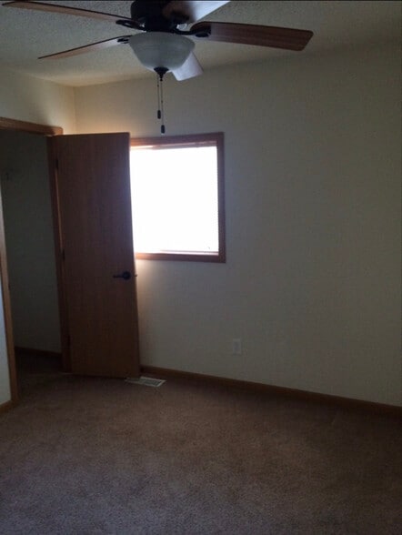 Building Photo - 1611 Charles St