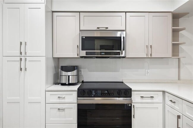 Building Photo - 5606 Blue Shadows Ct