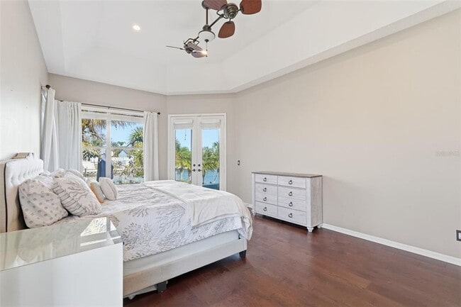 Building Photo - 909 Allegro Ln