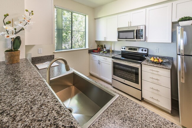 Building Photo - The Carlyle