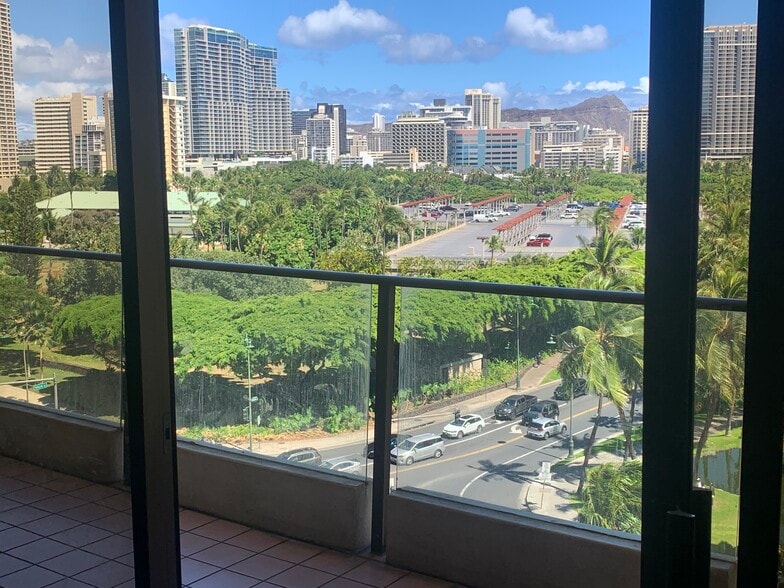 Lanai looking at Diamond Head - 1860 Ala Moana Blvd