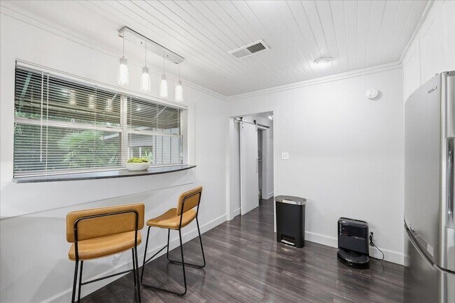 Building Photo - 2263 Briarcliff Dr