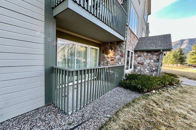 Building Photo - 790 Castle Valley Blvd
