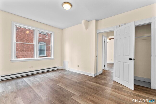 Building Photo - 313 High St