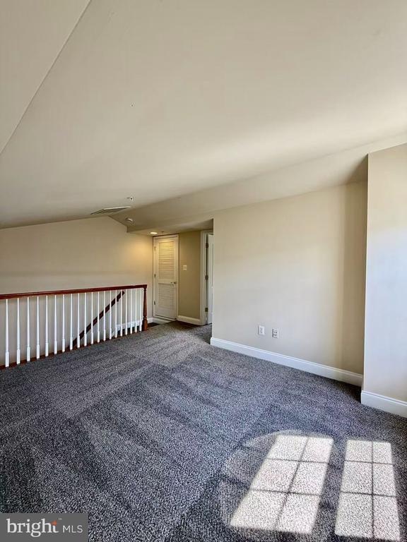 Building Photo - 11818 Regents Park Dr