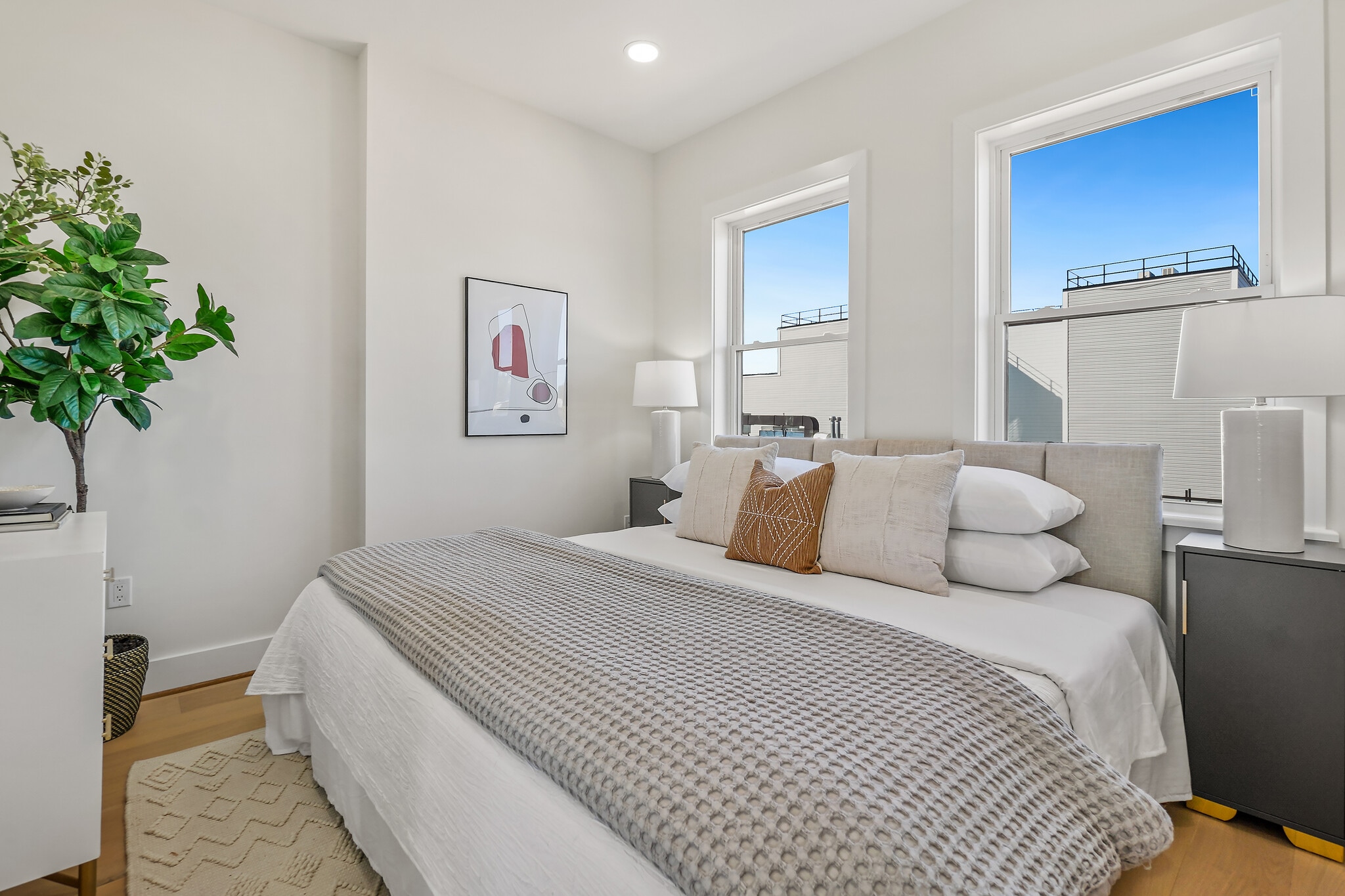 Building Photo - 808 12th St NE