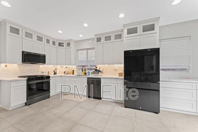 Building Photo - 28654 Silverking Trail