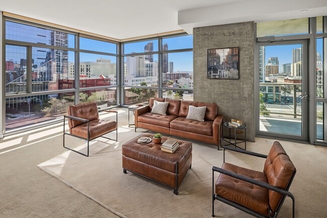 Building Photo - 800 The Mark Ln